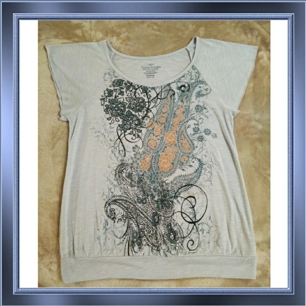 🌺NO BOUNDARIES GRAY EMBELLISHED TOP